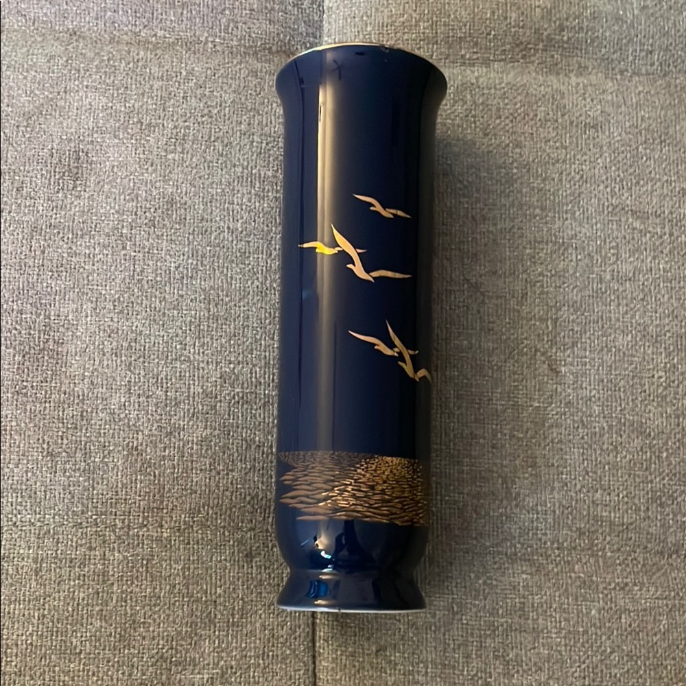 Otaguru Japan Seagull Vase 7"
